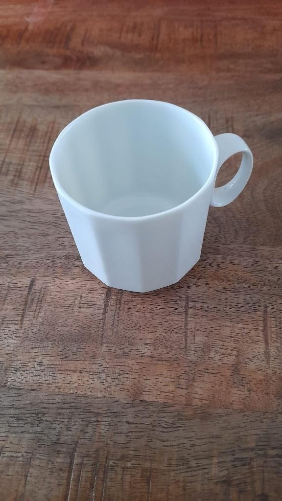 servies Kop en schotel, Huis en Inrichting, Keuken | Servies, Ophalen, Zo goed als nieuw, Overige stijlen, Kop(pen) en/of Schotel(s)