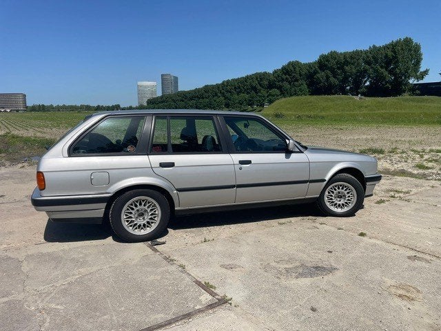 BMW e30 316i Touring Design Edition, Auto's, 1596 cc, 4 cilinders, Open dak, 1070 kg