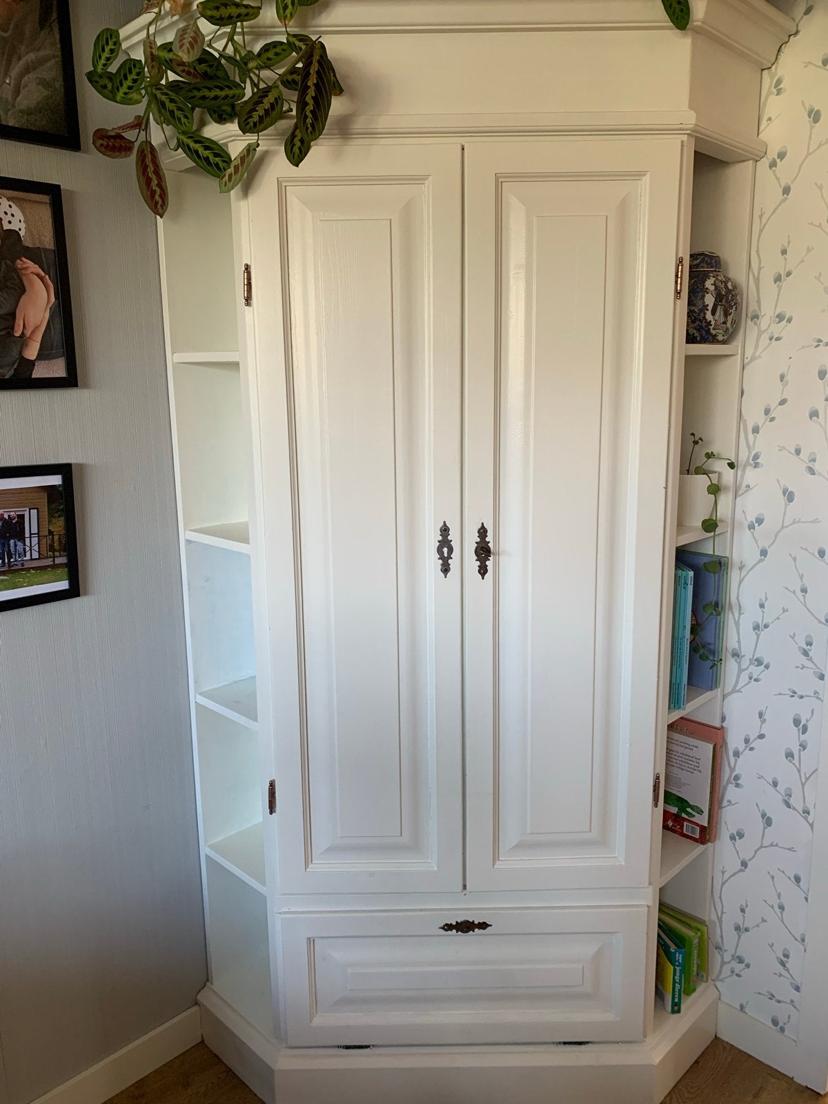 Witte hoekkast met toog, 196x80x84 cm, Ophalen, Gebruikt, 75 cm of meer, 50 tot 100 cm