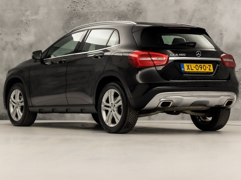 Mercedes-Benz GLA 180 Sport Automaat (GROOT NAVI, LEDER, STO, 12 maanden, Bi-Xenon koplampen, Gebruikt, 4 cilinders