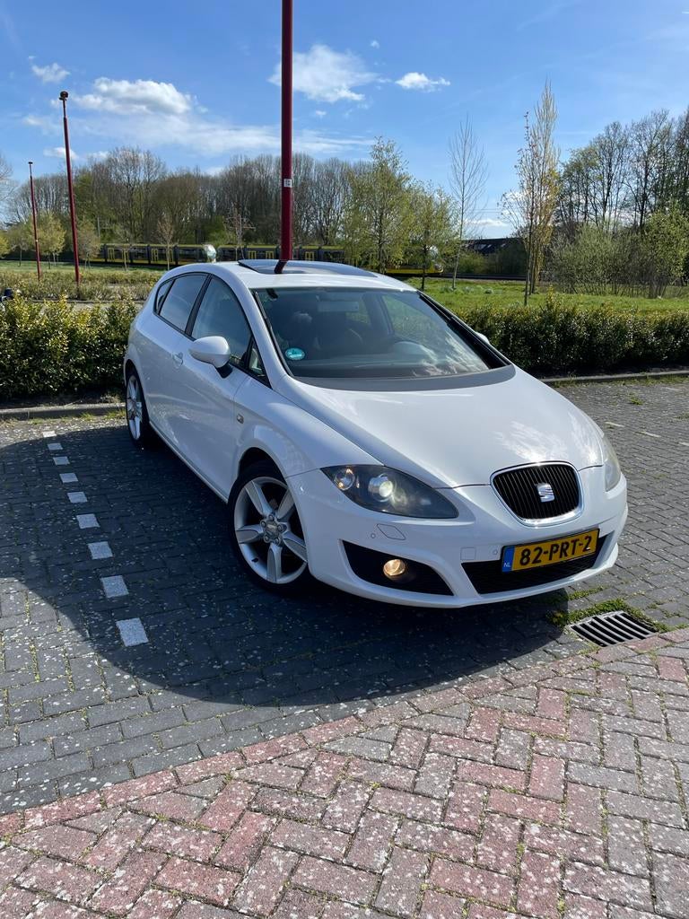 Seat Leon 1.2 TSI 77KW 2011 *VOL OPTIES*, Auto's, Voorwielaandrijving, 4 cilinders, Leon, Wit