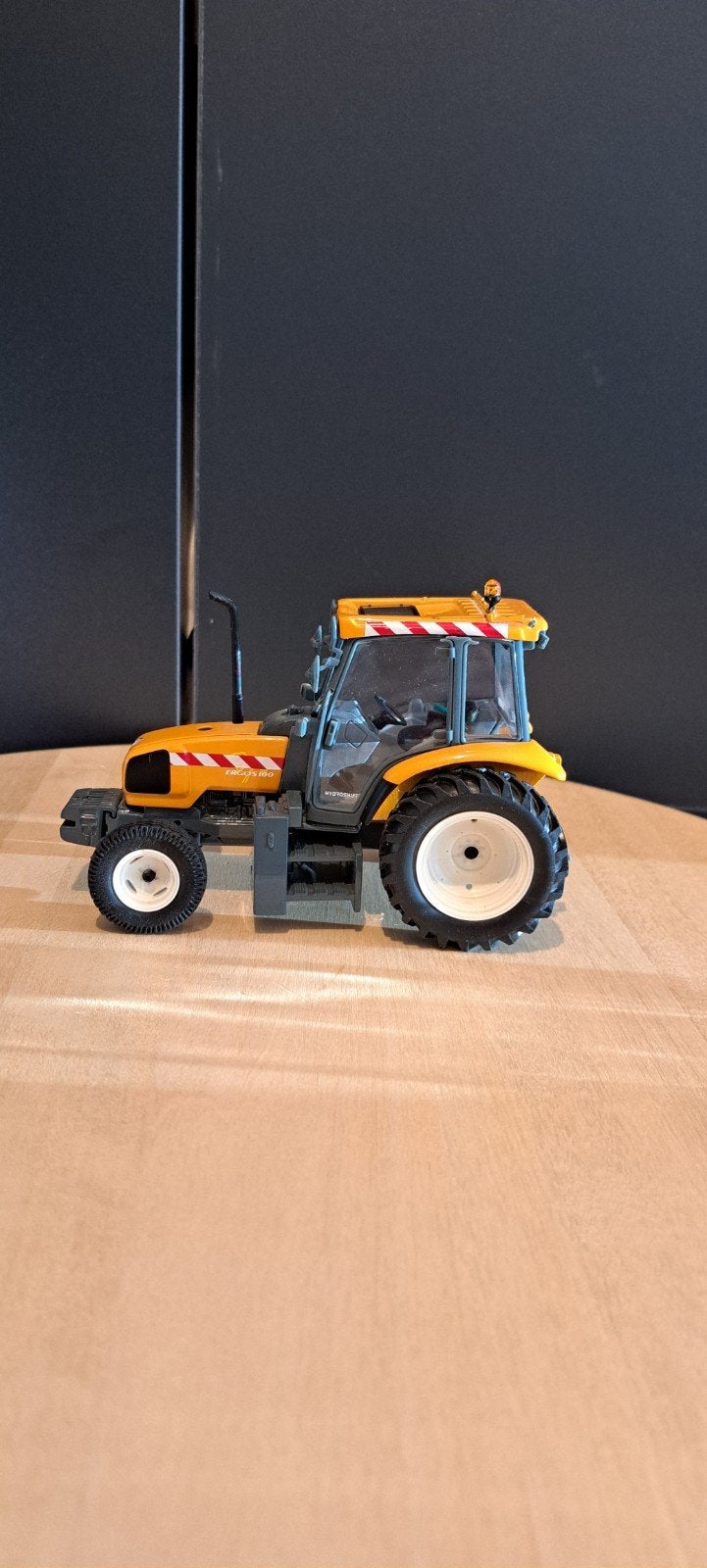 Renault Ergos 100, Ophalen of Verzenden, Gebruikt, Tractor of Landbouw, Universal Hobbies