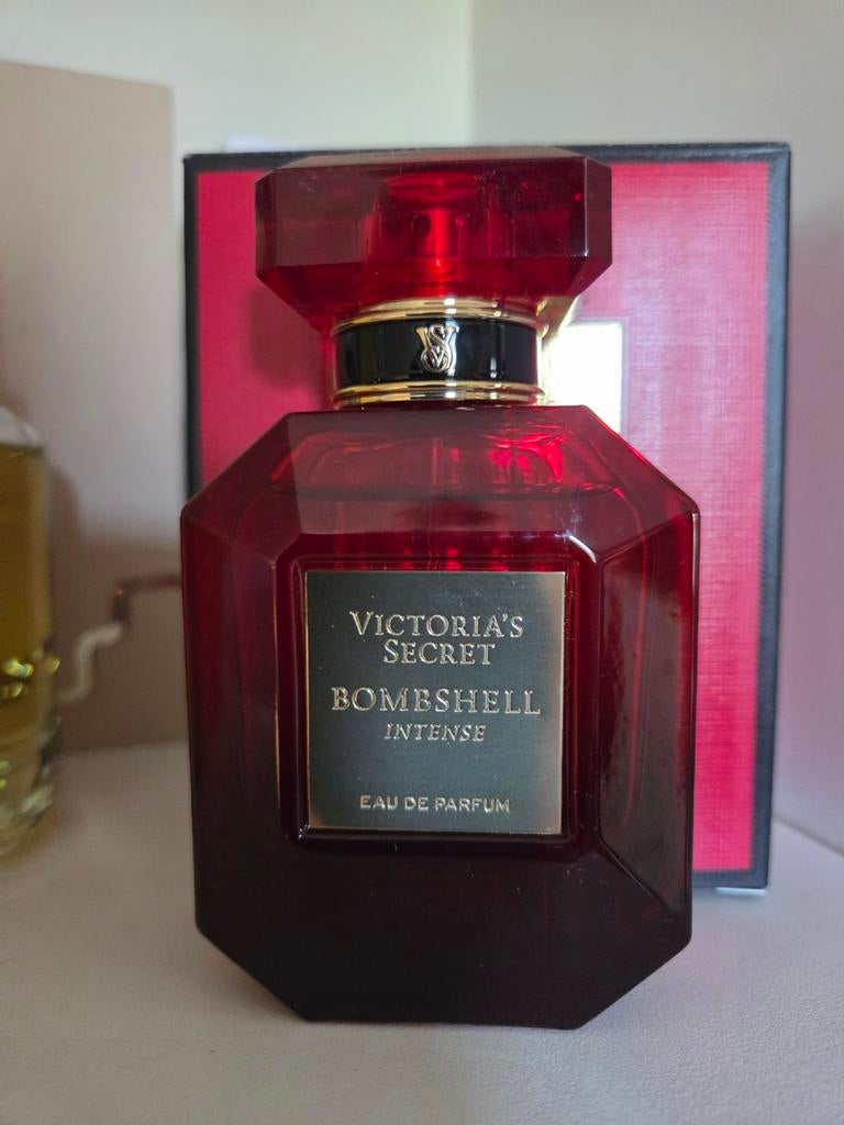 Victoria's Secret Bombshell Intense Eau de Parfum, Ophalen of Verzenden, Zo goed als nieuw