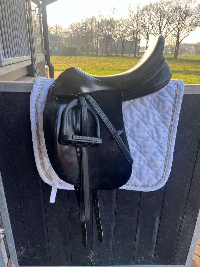 Prachtig luxe dressuur zadel van prestige, Dieren en Toebehoren, Ophalen, Zo goed als nieuw, Dressuur
