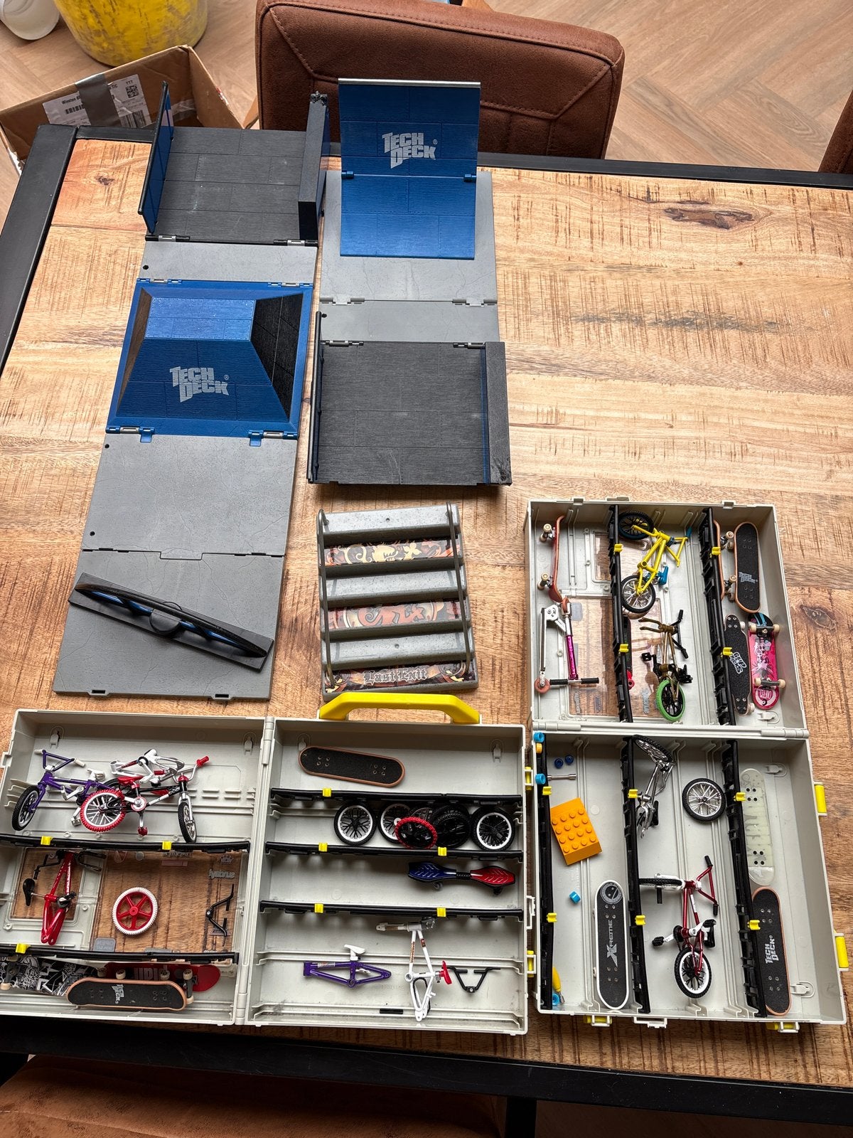 Grote Tech Deck set met skatepark en veel fingerboards, Ophalen of Verzenden, Gebruikt, Overige merken