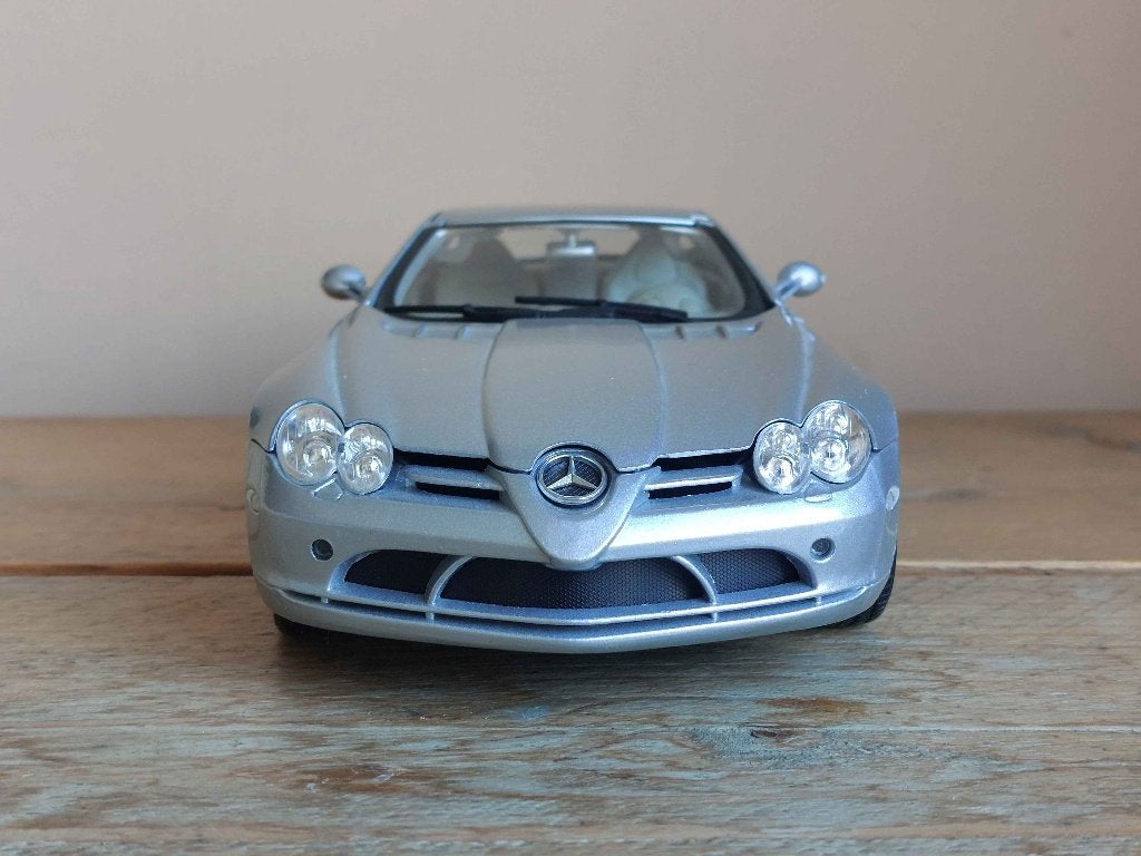 Mercedes-Benz SLR McLaren van Maisto, Hobby en Vrije tijd, Modelauto's | 1:18, Ophalen of Verzenden, Gebruikt, Auto, Maisto