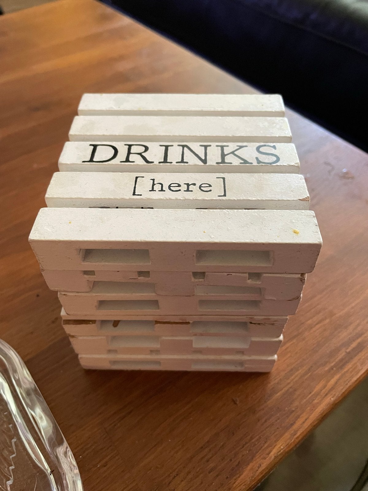 Onderzetters in pallet model - "DRINKS [here]", Hout, Gebruikt, Glasonderzetter, Ophalen of Verzenden