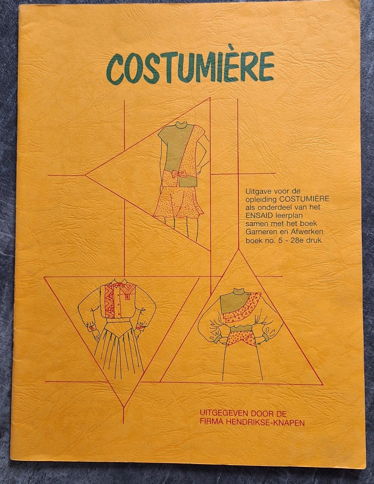Ensaid Costumière Patroontekenen Boek, Ophalen of Verzenden