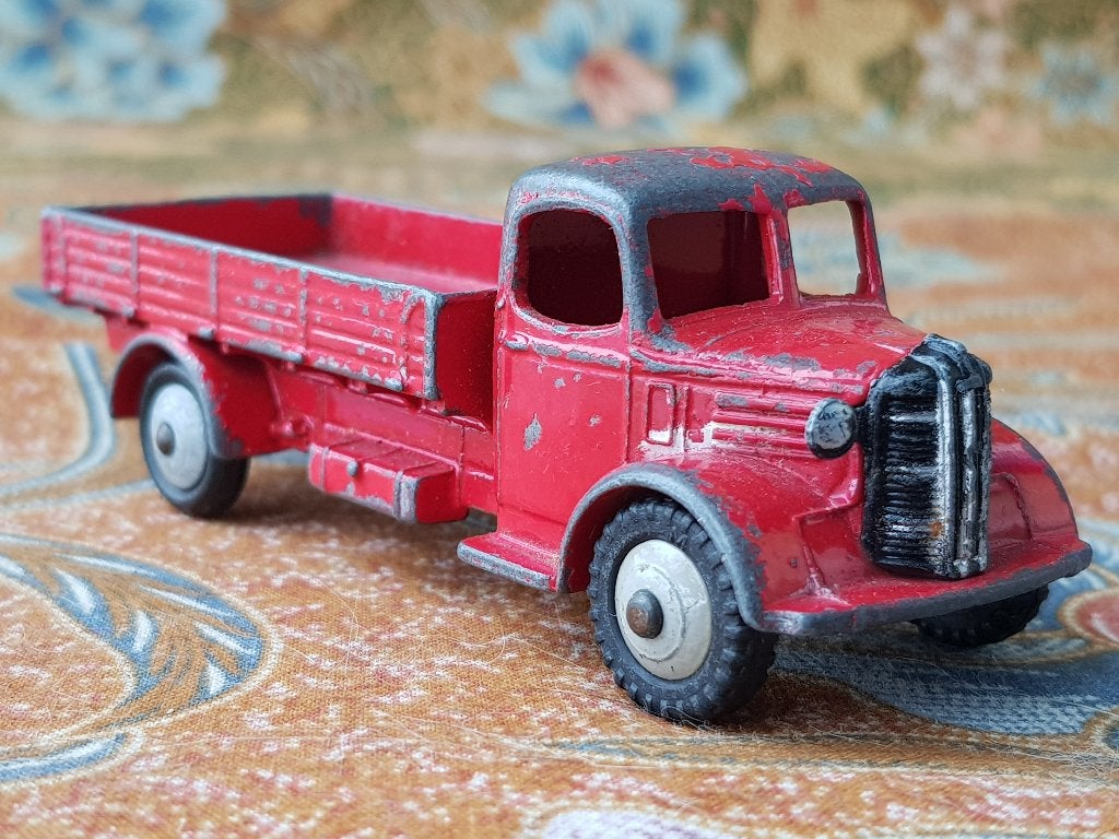 Oude austin modelauto uit Engeland van Dinky Toys 10,2 cm., Antiek en Kunst, Antiek | Speelgoed, Ophalen of Verzenden