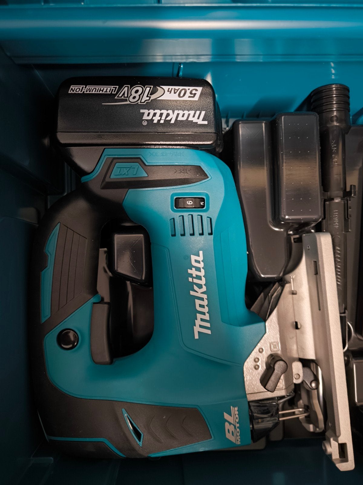 Makita DJV182Z Decoupeerzaag 18V LXT (nieuw) met 1x 18v 5ah, Ophalen, Decoupeerzaag, Nieuw, Makita