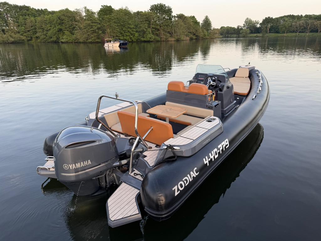 Zodiac Medline 7.5 2020 300PK Yamaha 130 uur, Watersport en Boten, Ophalen of Verzenden