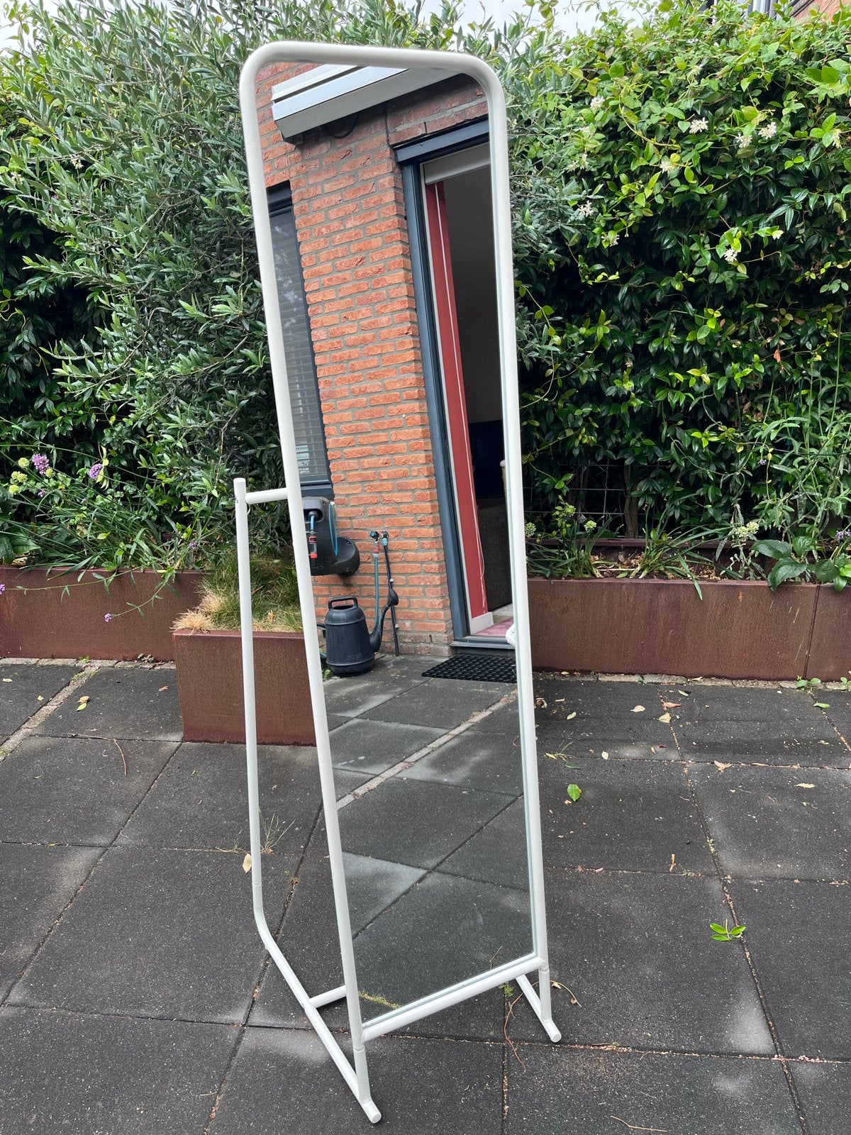 KNAPPER spiegel IKEA met metalen frame 48x160 cm, Huis en Inrichting, Woonaccessoires | Spiegels, Ophalen, Minder dan 50 cm, Zo goed als nieuw