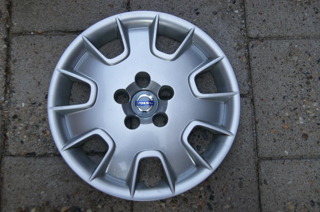 1 losse originele wieldop Volvo V70 16 inch (Model 2), Ophalen of Verzenden, Gebruikt