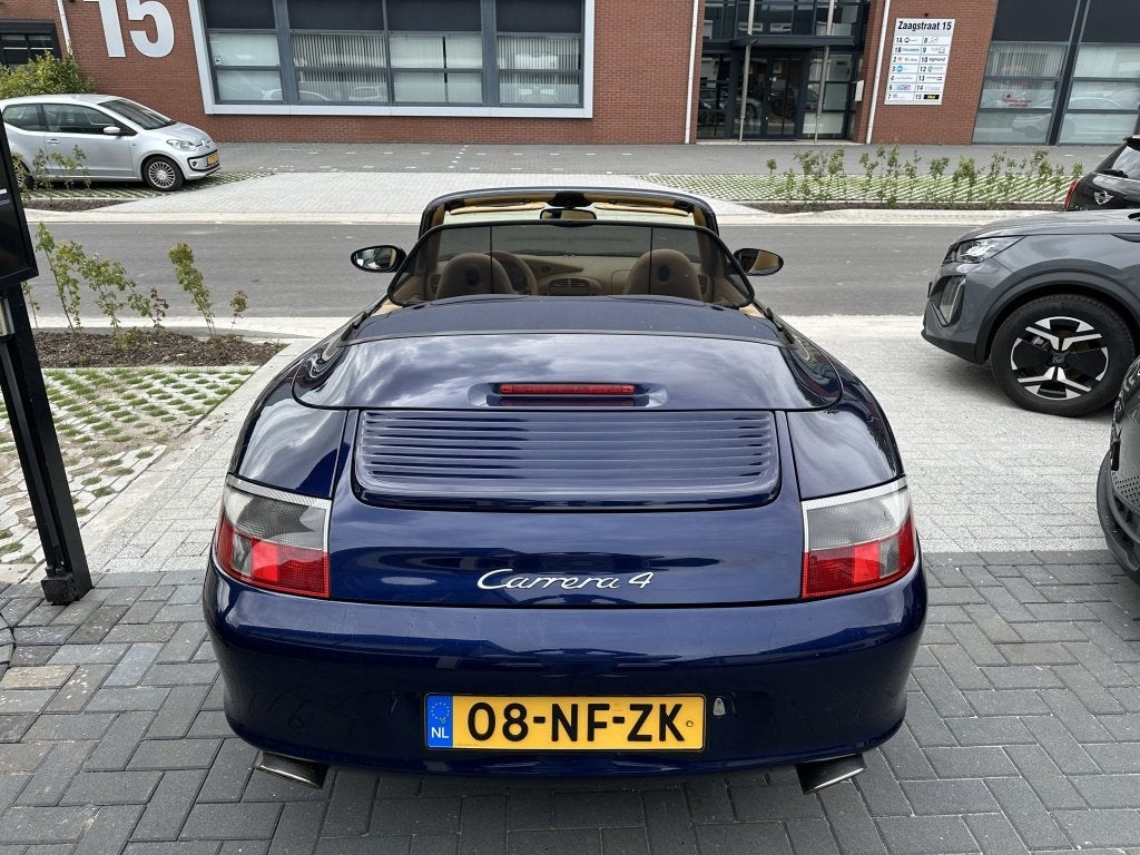 Porsche 911 Cabrio 3.6 Carrera 4 Topstaat . (bj 2002), Auto's, Porsche, Automaat, Gebruikt, Cabriolet, Leder