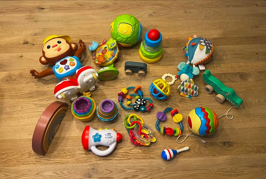 Grote set babyspeelgoed: rammelaars, ballen, interactief, Kinderen en Baby's, Speelgoed | Babyspeelgoed, Ophalen, Gebruikt, Overige typen