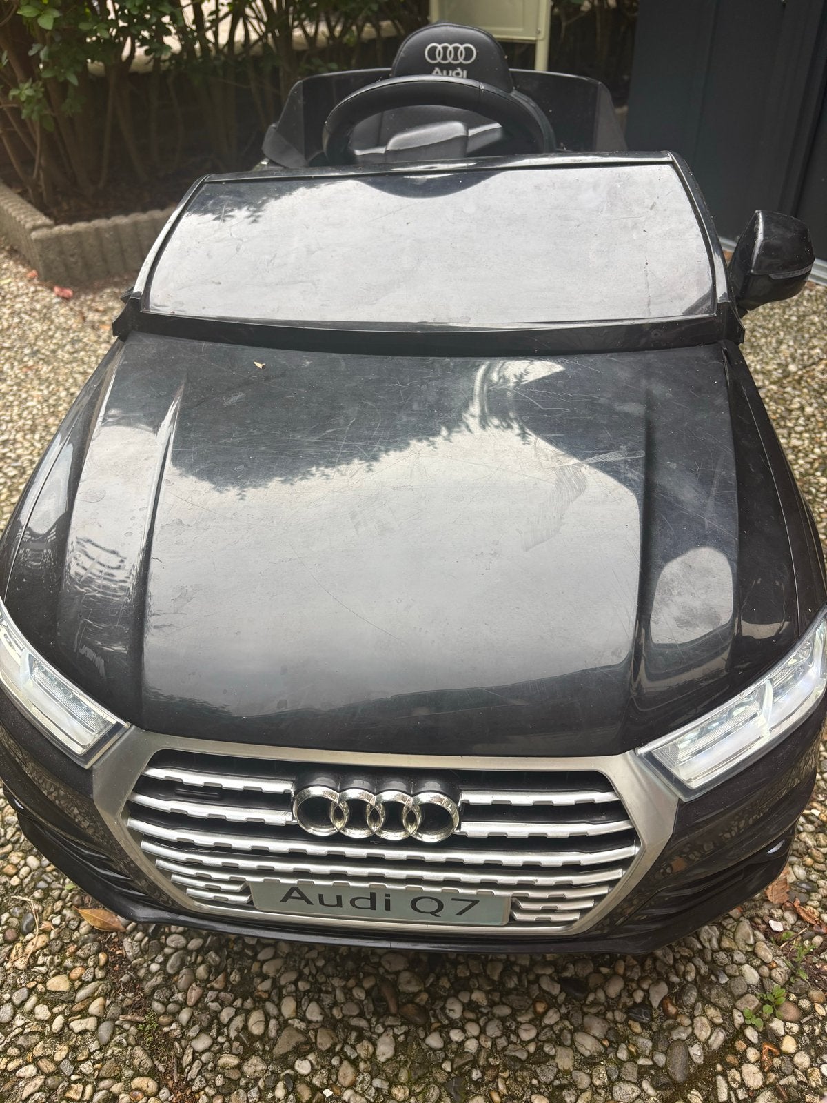 Audi Q7 elektrische kinderauto met muziekfunctie, Ophalen, Gebruikt, Afstandsbediening