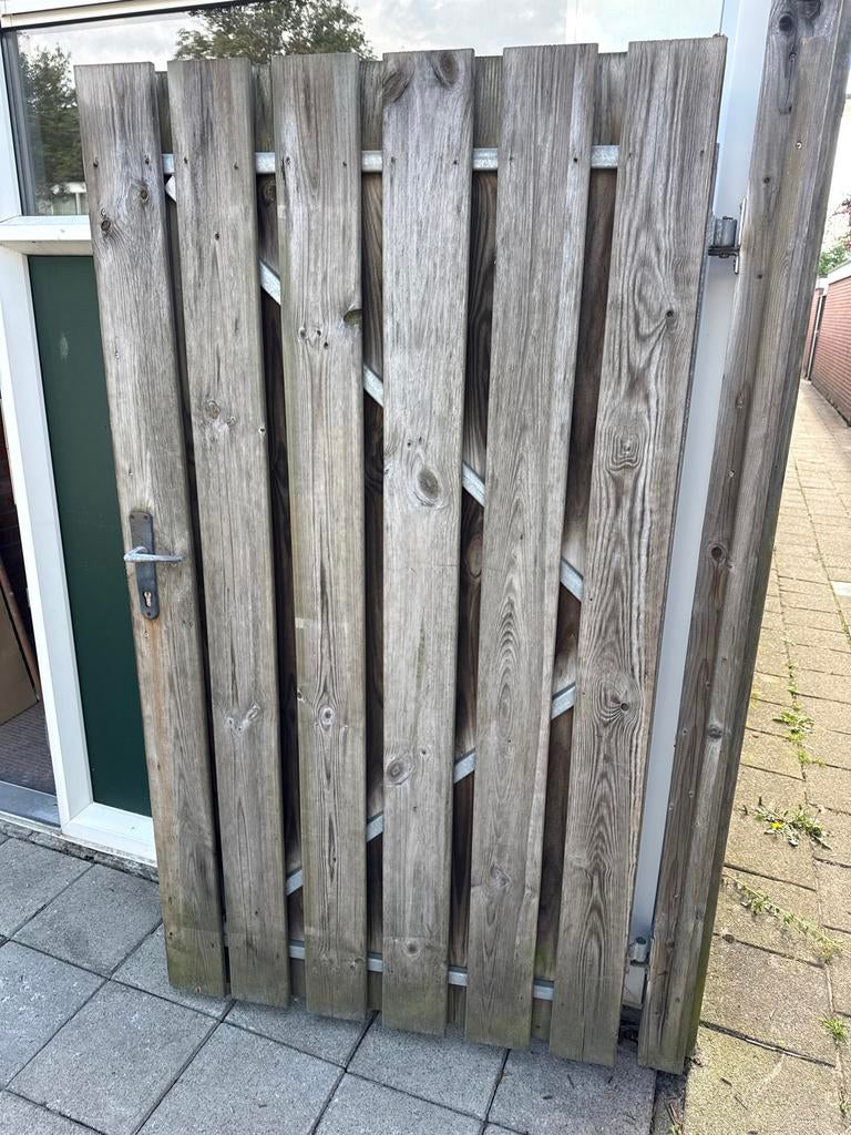 Gratis af te halen: Houten poort (ca. 205x90 cm), Tuin en Terras, Ophalen of Verzenden, Zo goed als nieuw
