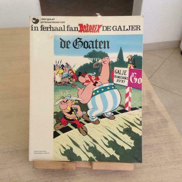 Aterix in het Fries 2 stuks, Meerdere stripboeken, Ophalen of Verzenden, Gelezen