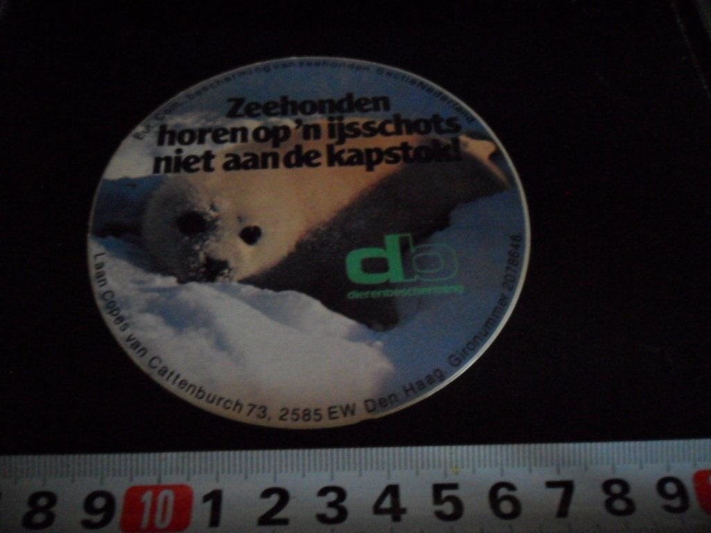 sticker Dierenbescherming Zeehonden horen op 'n ijsschots *, Ophalen, Zo goed als nieuw