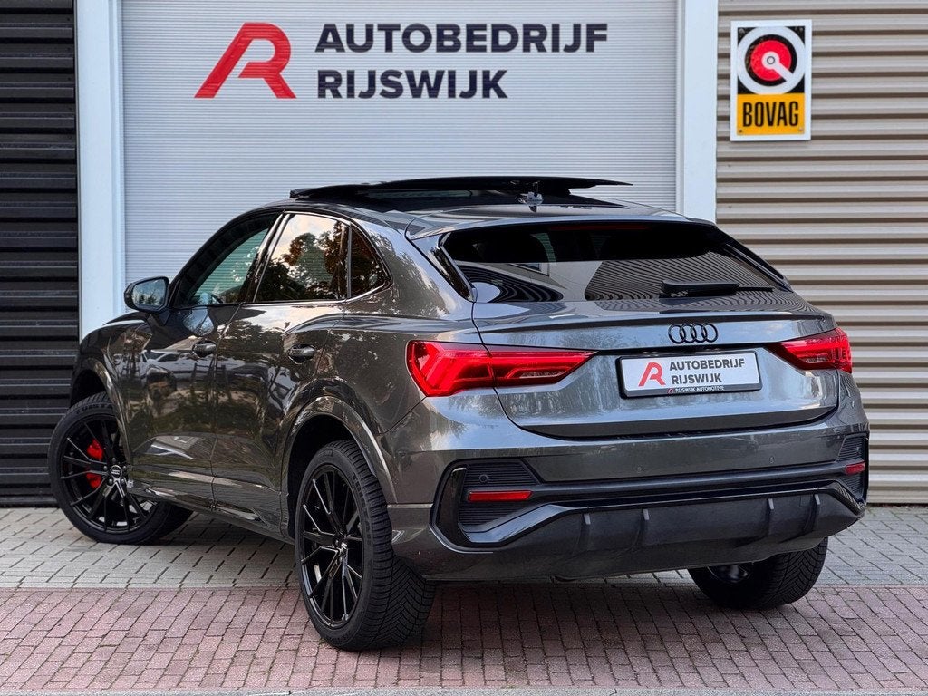 Audi Q3 Sportback 45 TFSI e S Edition Pano/Keyless/360/Matri, 12 maanden, Gebruikt, Alcantara, Hybride Elektrisch/Benzine