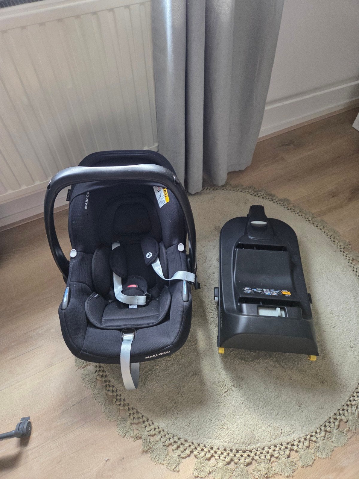 Maxi-Cosi autostoel met FamilyFix base, Ophalen, Autogordel of Isofix, Gebruikt, Zijbescherming