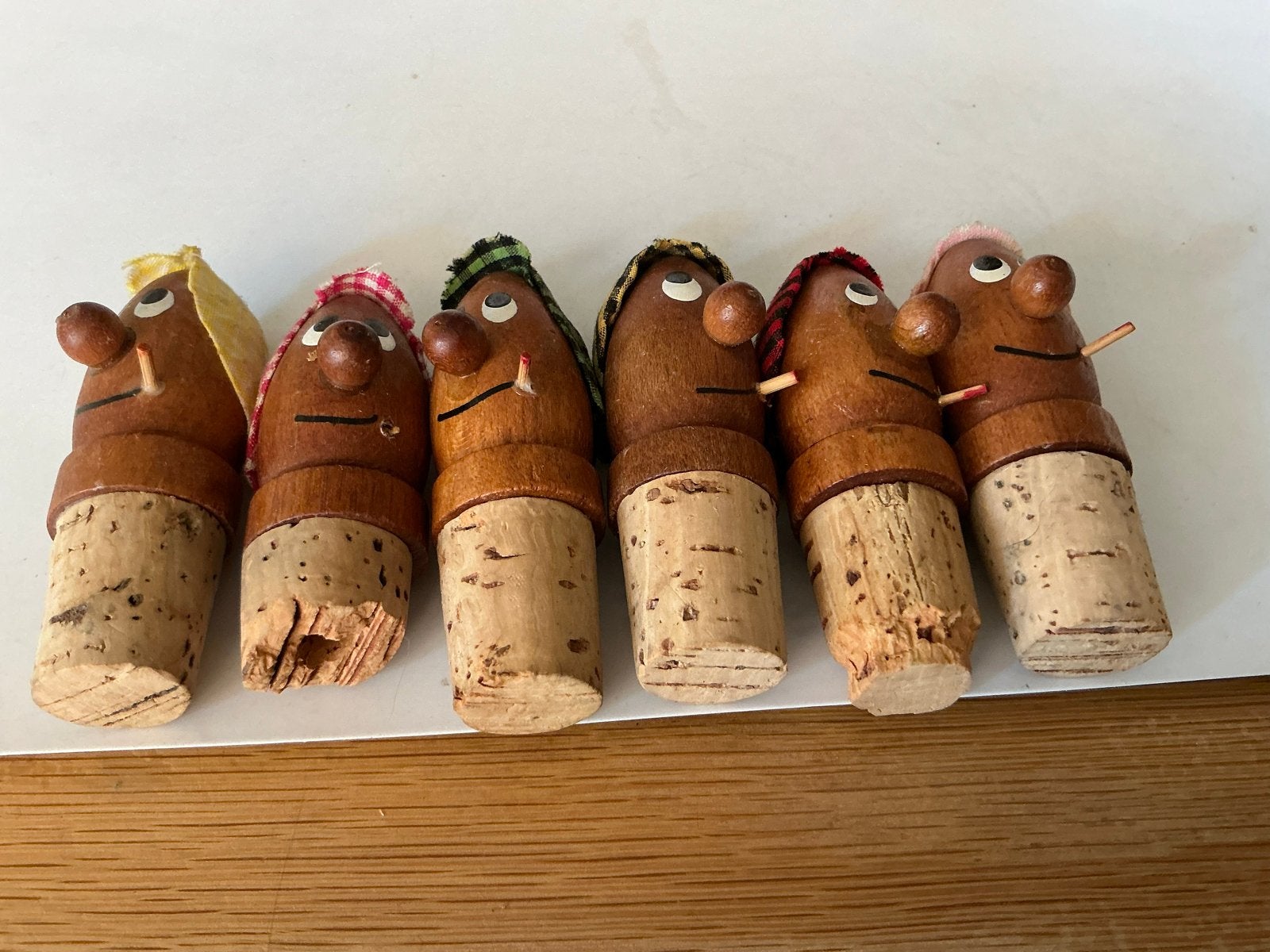 Set van 6 vintage kurken met houten poppetjes, Ophalen of Verzenden
