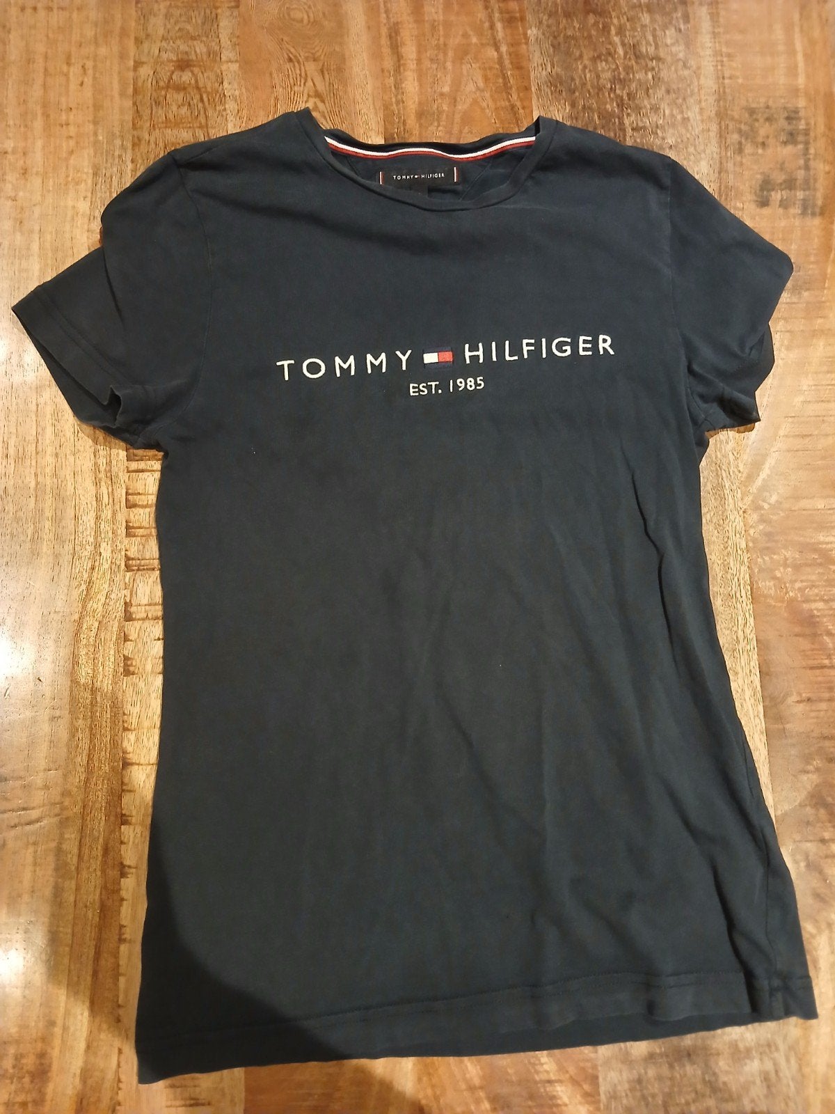 Tommy Hilfiger T-shirt Zwart - Maat S, Kleding | Dames, Zwart, Ophalen of Verzenden, Korte mouw, Maat 36 (S)