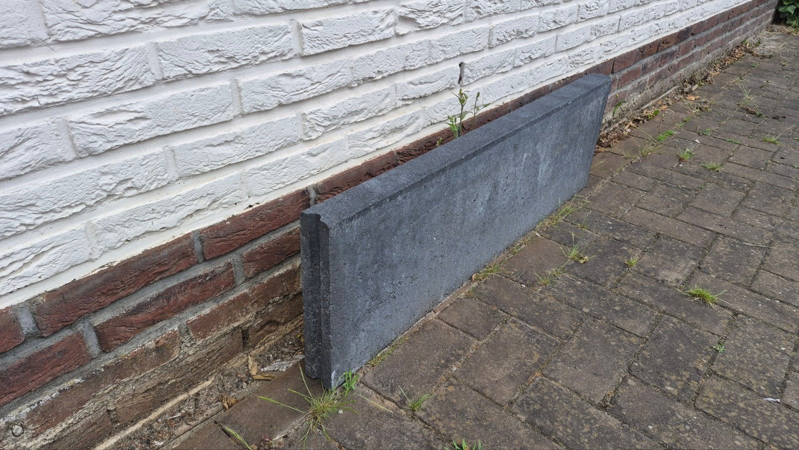 Gratis 1 nieuwe opsluitband beton 100x30x6 cm, Ophalen, Overige typen, Nieuw, Minder dan 5 m²
