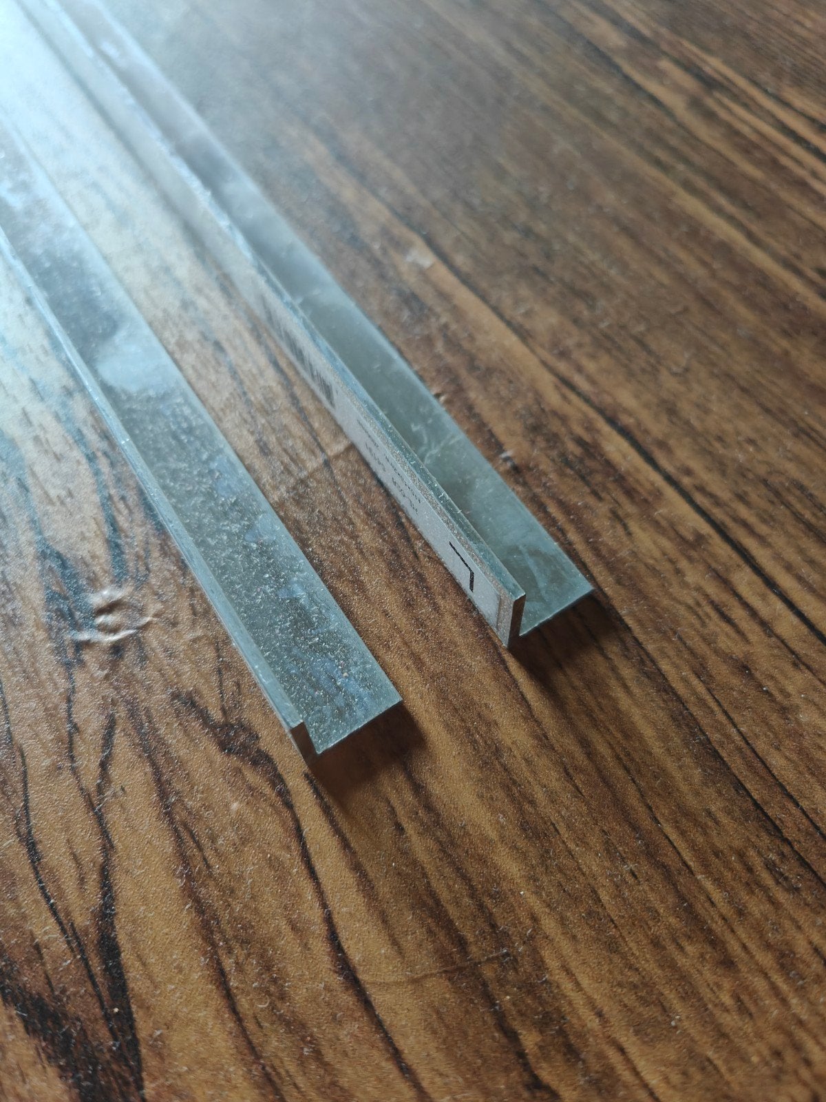 Twee Aluminium hoekprofielen 15x15 2 mtr, Ophalen, Minder dan 10 m², Overige typen