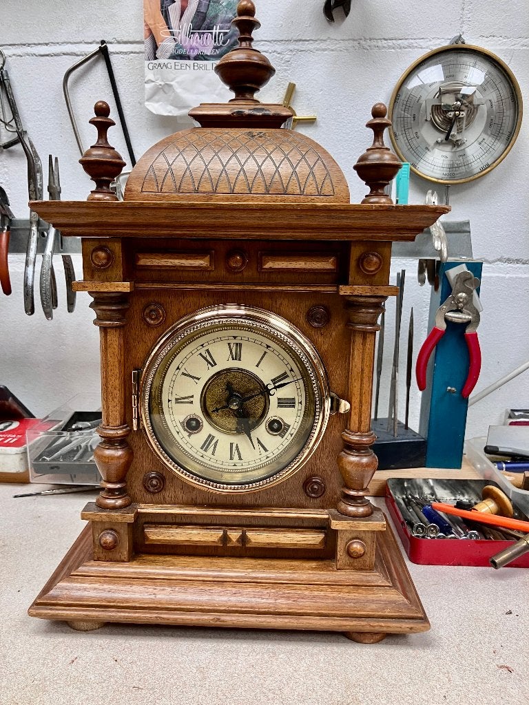 Junghans notenhouten mantelklok ca. 1900 geserviced, Verzenden