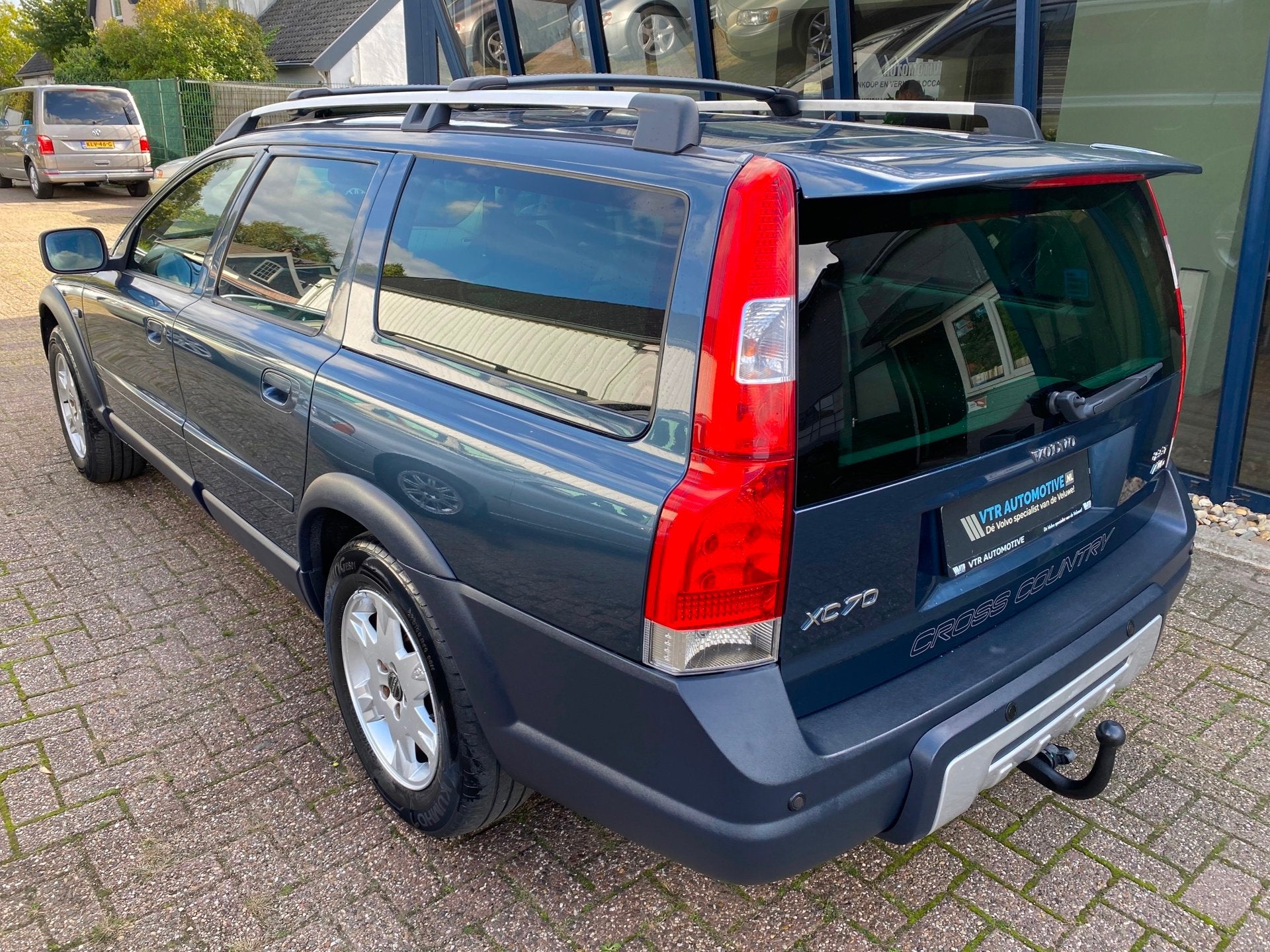 Volvo XC70 2.5 T Summum AWD Automaat LEER / SUNROOF / YOUNGT, Automaat, Gebruikt, Beige, Blauw