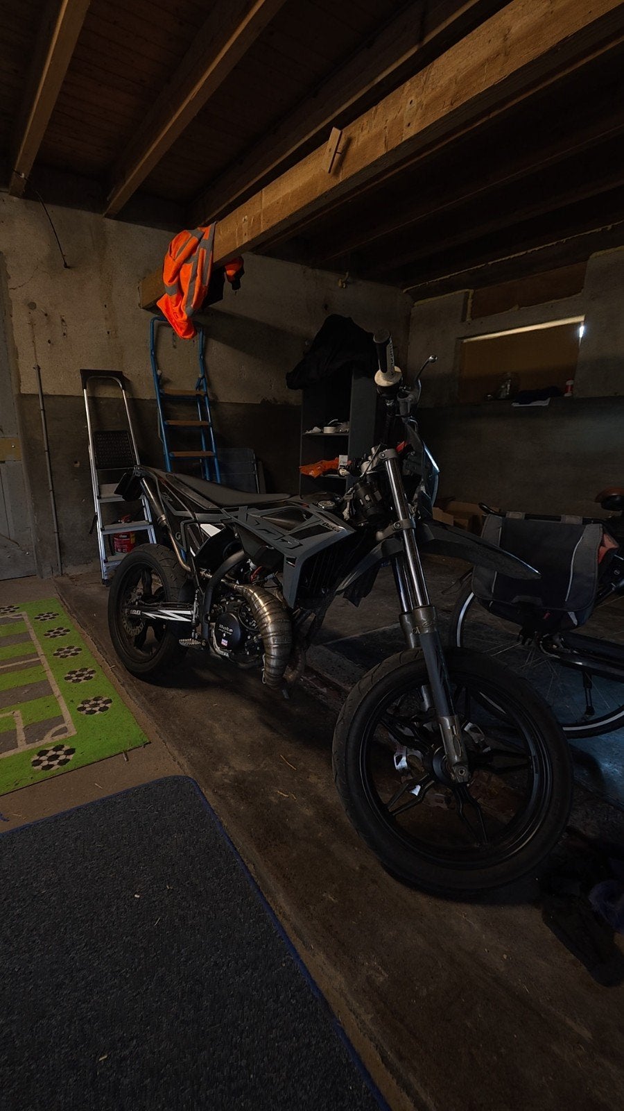 Beta RR 50 Motard 2024 - Zo goed als nieuw, Fietsen en Brommers, Ophalen, Zo goed als nieuw, Maximaal 45 km/u, Beta