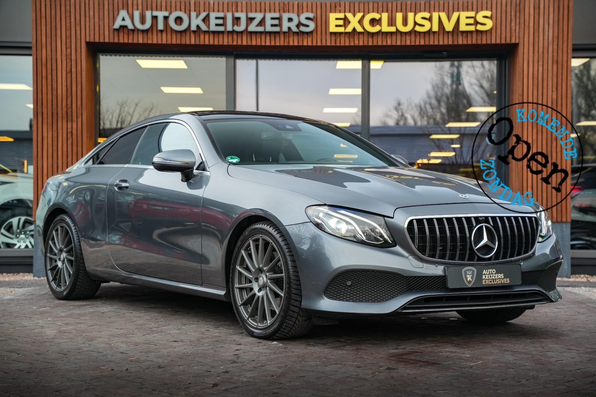 Mercedes-Benz E-klasse Coupé 200 Wide Screen Panoramadak, Auto's, Automaat, 4 cilinders, 4 stoelen, Leder en Stof