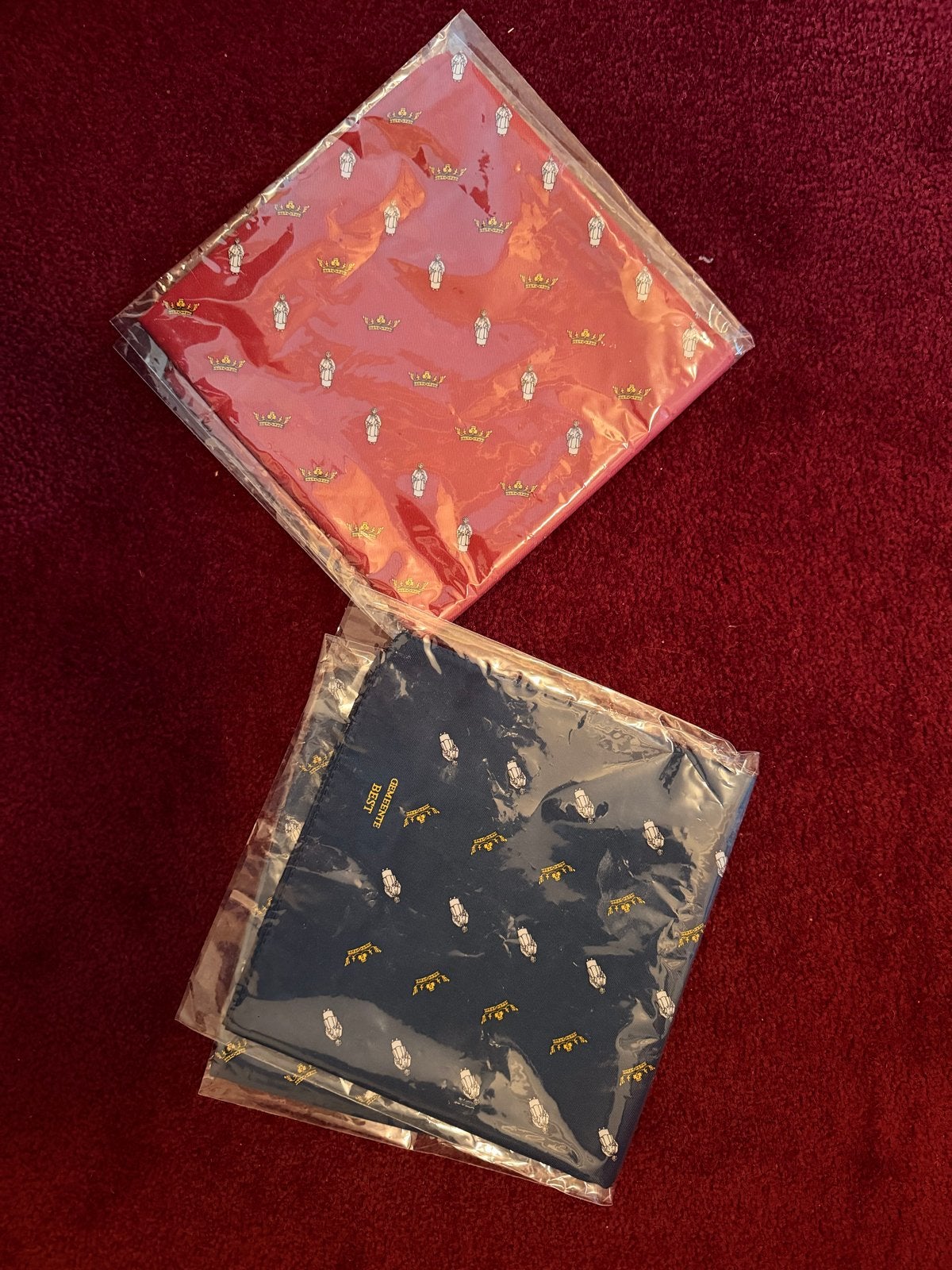 Set van 2 zijden zakdoeken met print wapen van Best, Ophalen, Nieuw