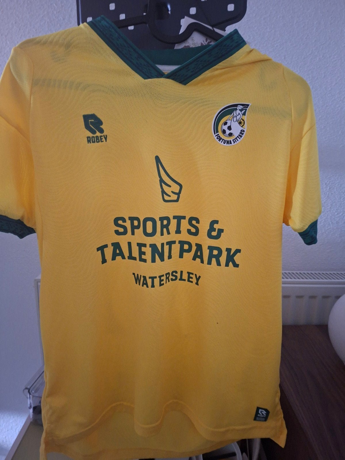 Fortuna Sittard Vrouwen Wedstrijdshirt, Robey, Ophalen of Verzenden, Gedragen, Geel