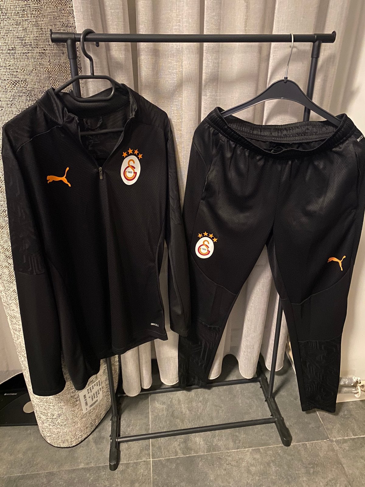 Mooie dames Galatasaray joggingpak maat M, Ophalen, Maat 48/50 (M), Zo goed als nieuw, Grijs