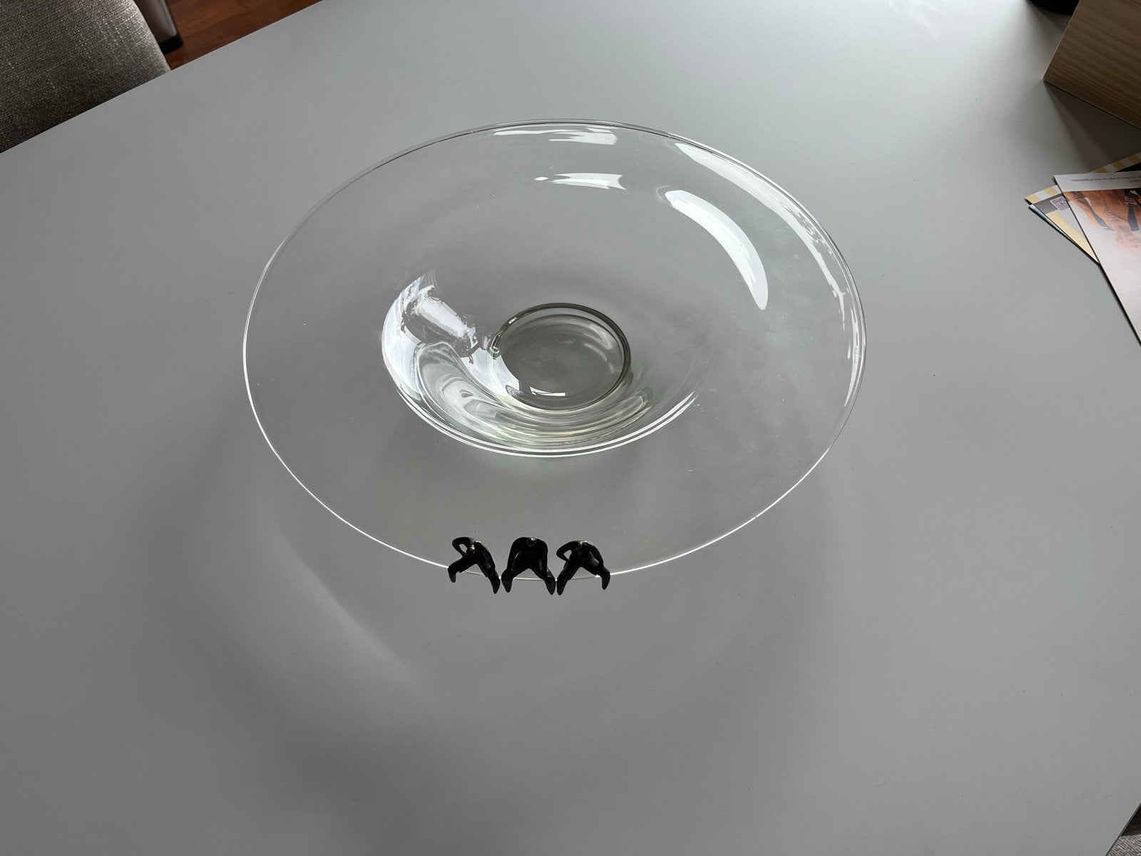 Glazen schaal met decoratieve figuurtjes, Ophalen, Schaal, Rond, Glas