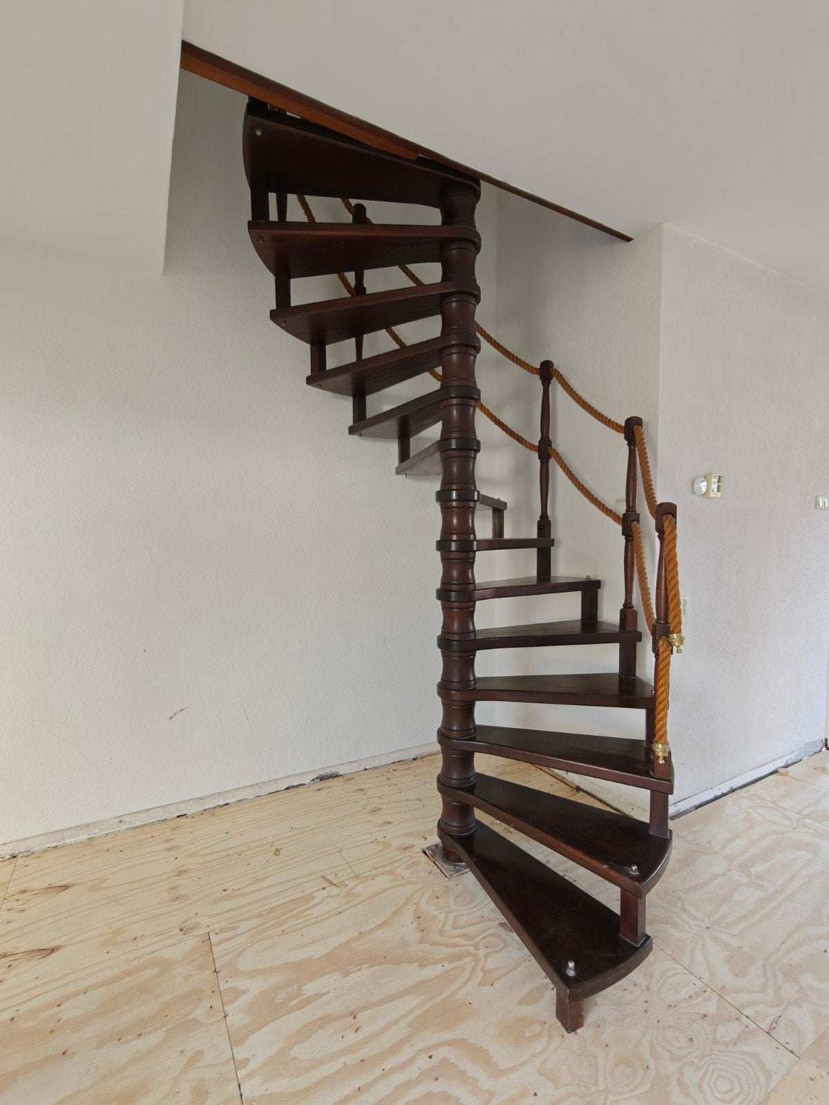 Klassieke hardhouten wenteltrap, Ophalen, Gebruikt, Trap, 2 tot 4 meter