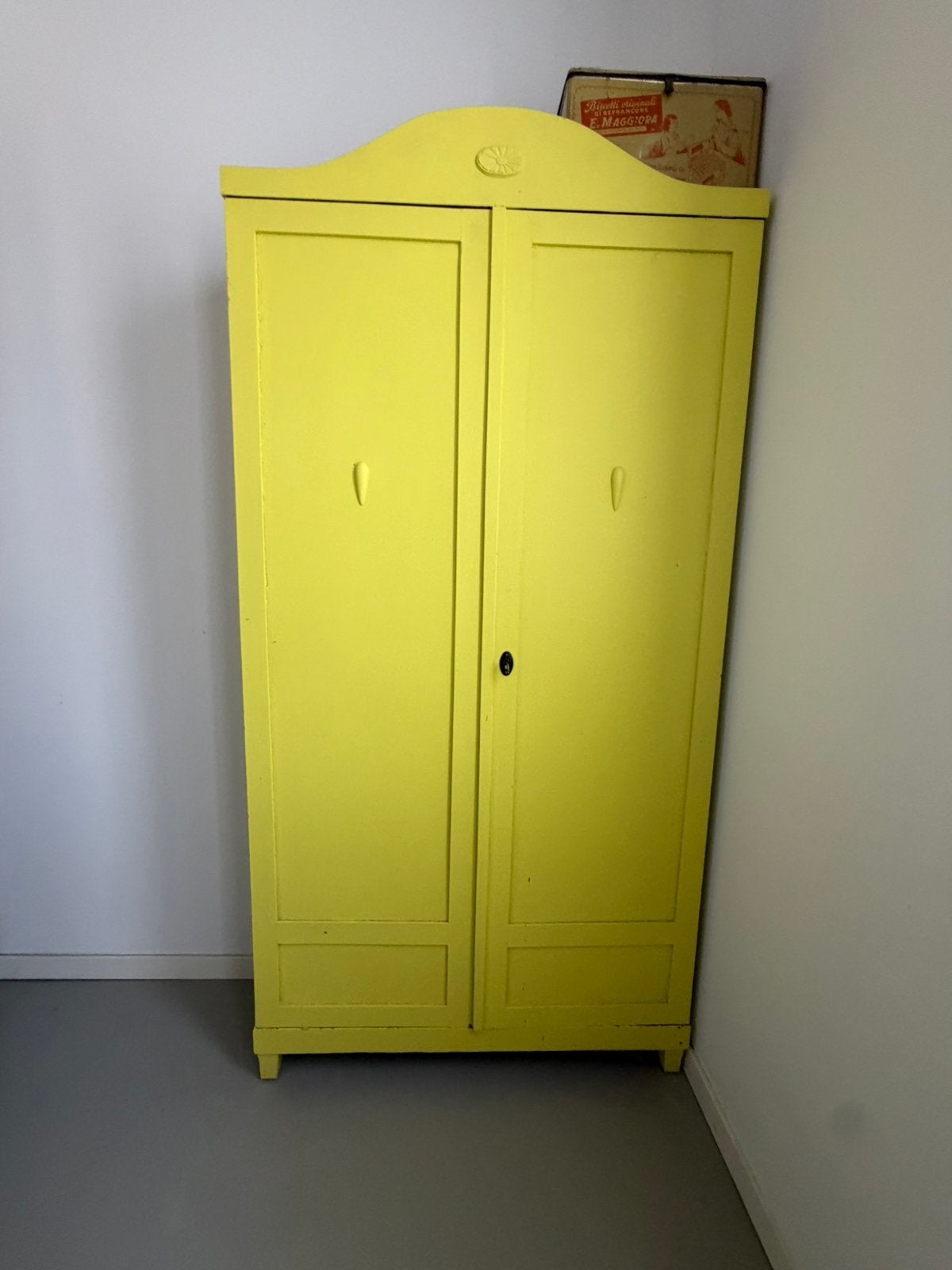Vintage gele kast - Uniek en sfeervol meubelstuk, Ophalen