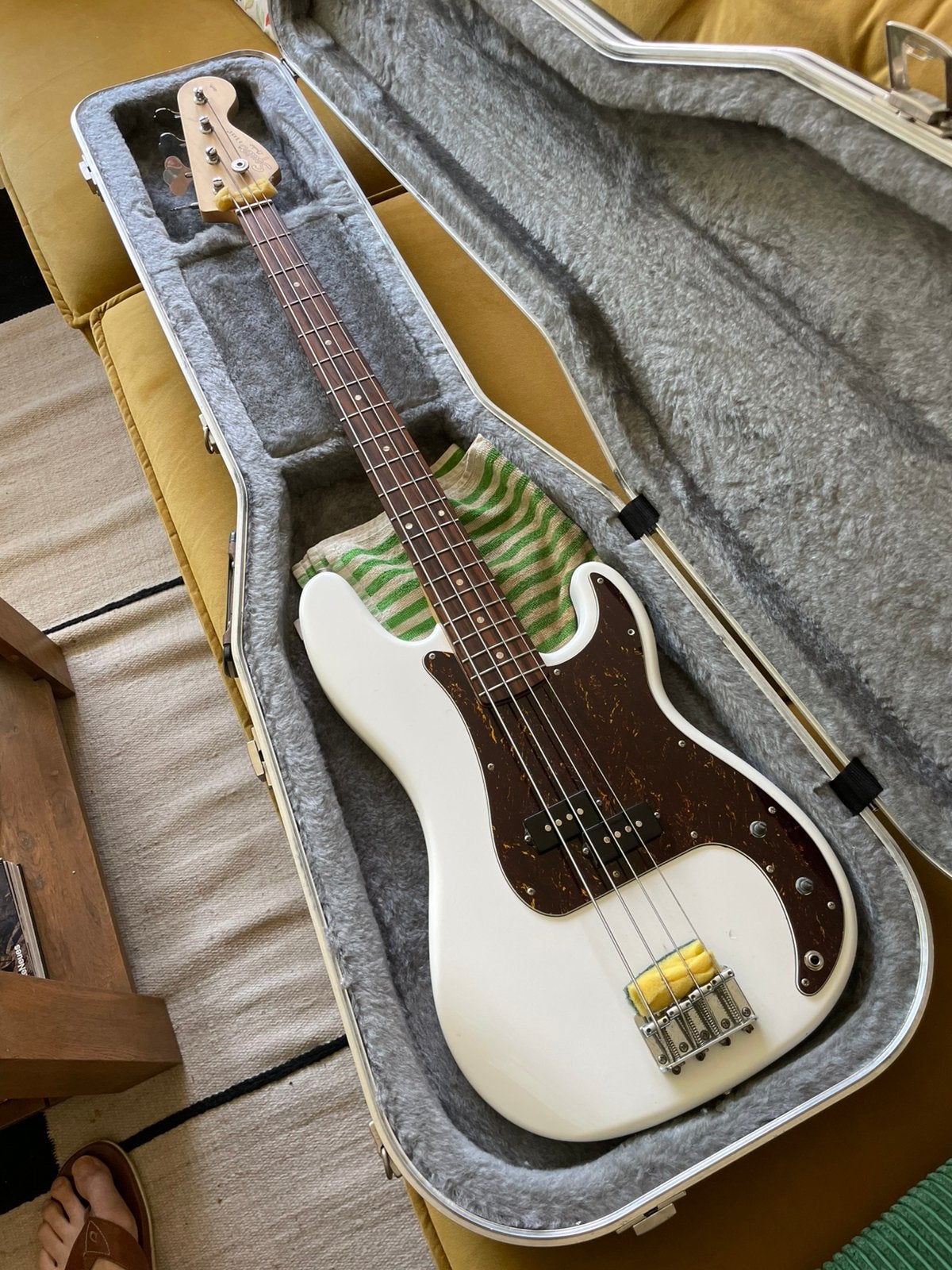 Squier Precision basgitaar met koffer, Ophalen of Verzenden, Gebruikt