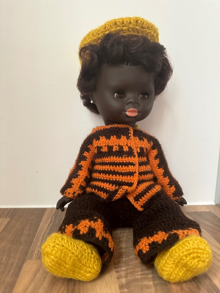 Mooie Vintage Pop, donkere huidskleur, kunststof, Kinderen en Baby's, Speelgoed | Poppen, Ophalen of Verzenden, Gebruikt, Overige typen