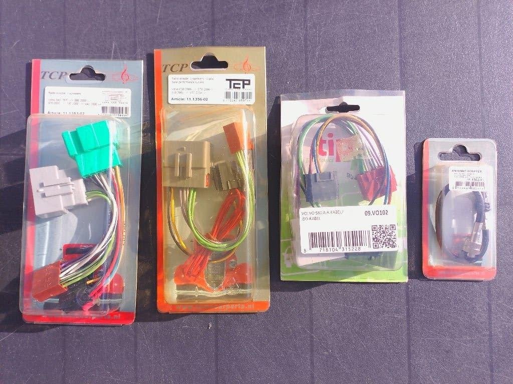 ISO Radio aansluitkabels Volvo C30 C70 S40 V40 V50 S80 S90, Auto diversen, -, -, Ophalen of Verzenden, Tcp