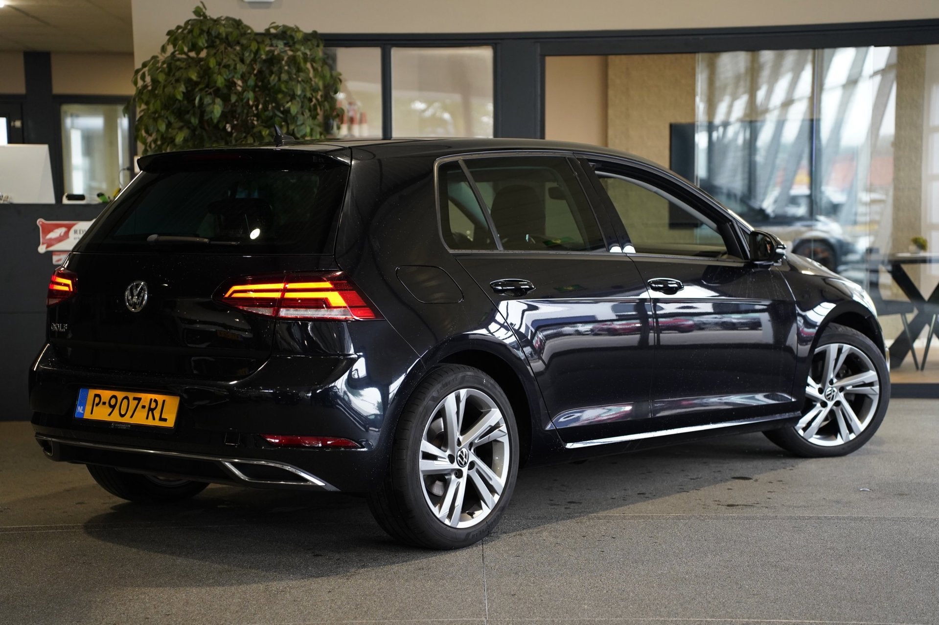 Volkswagen Golf 1.4 TSI Highline DSG Navi Acc Pdc Led Climat, Auto's, Dealer onderhouden, 125 pk, Euro 6, 4 cilinders