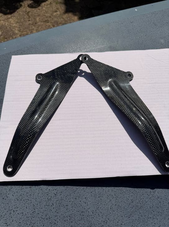 Aprilia Rsv Mille en Tuono set carbon uitlaathangers gen 1, Ophalen of Verzenden