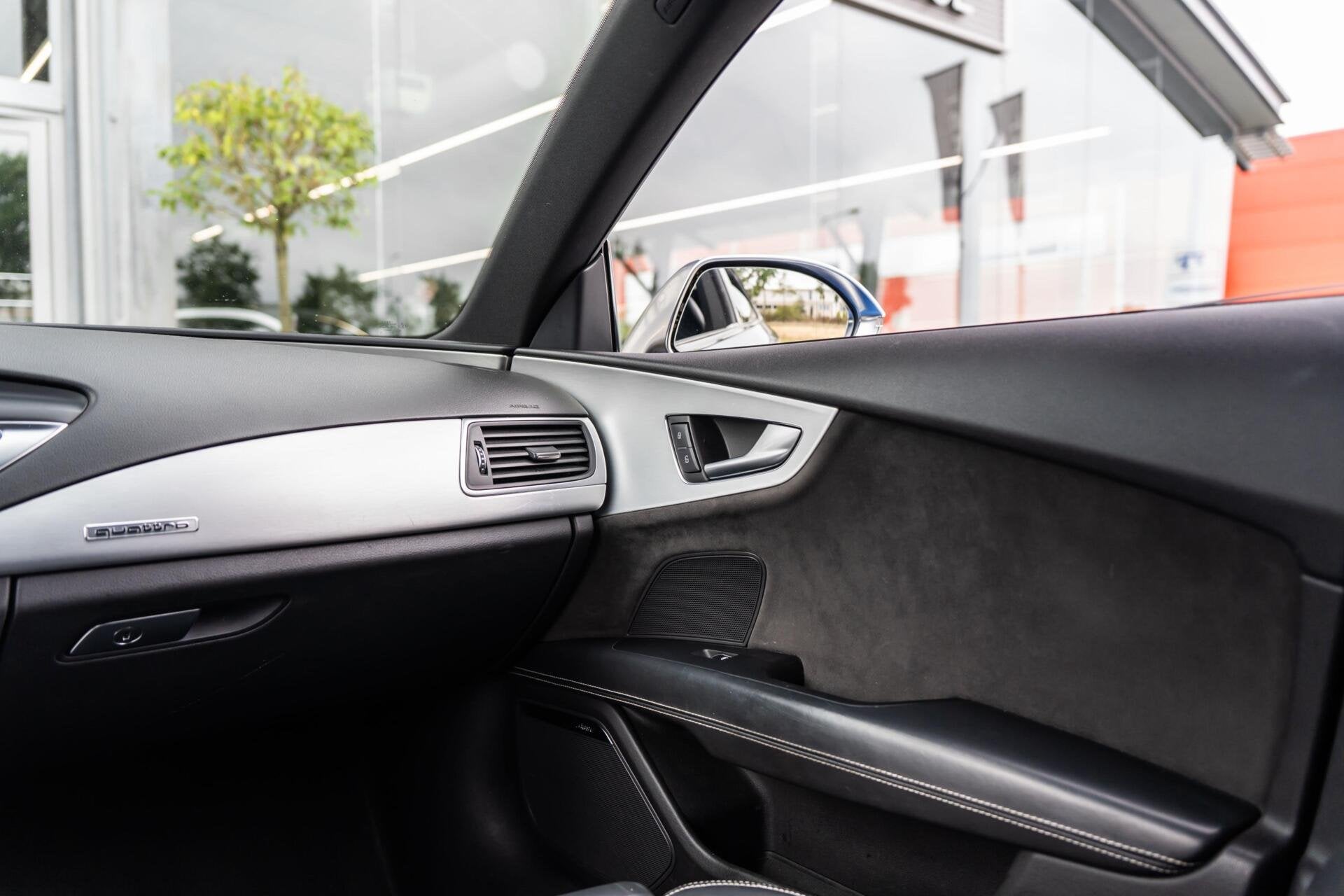 Foto 42 van Audi S7 4.0 TFSI quattro Bose BTW Keyless