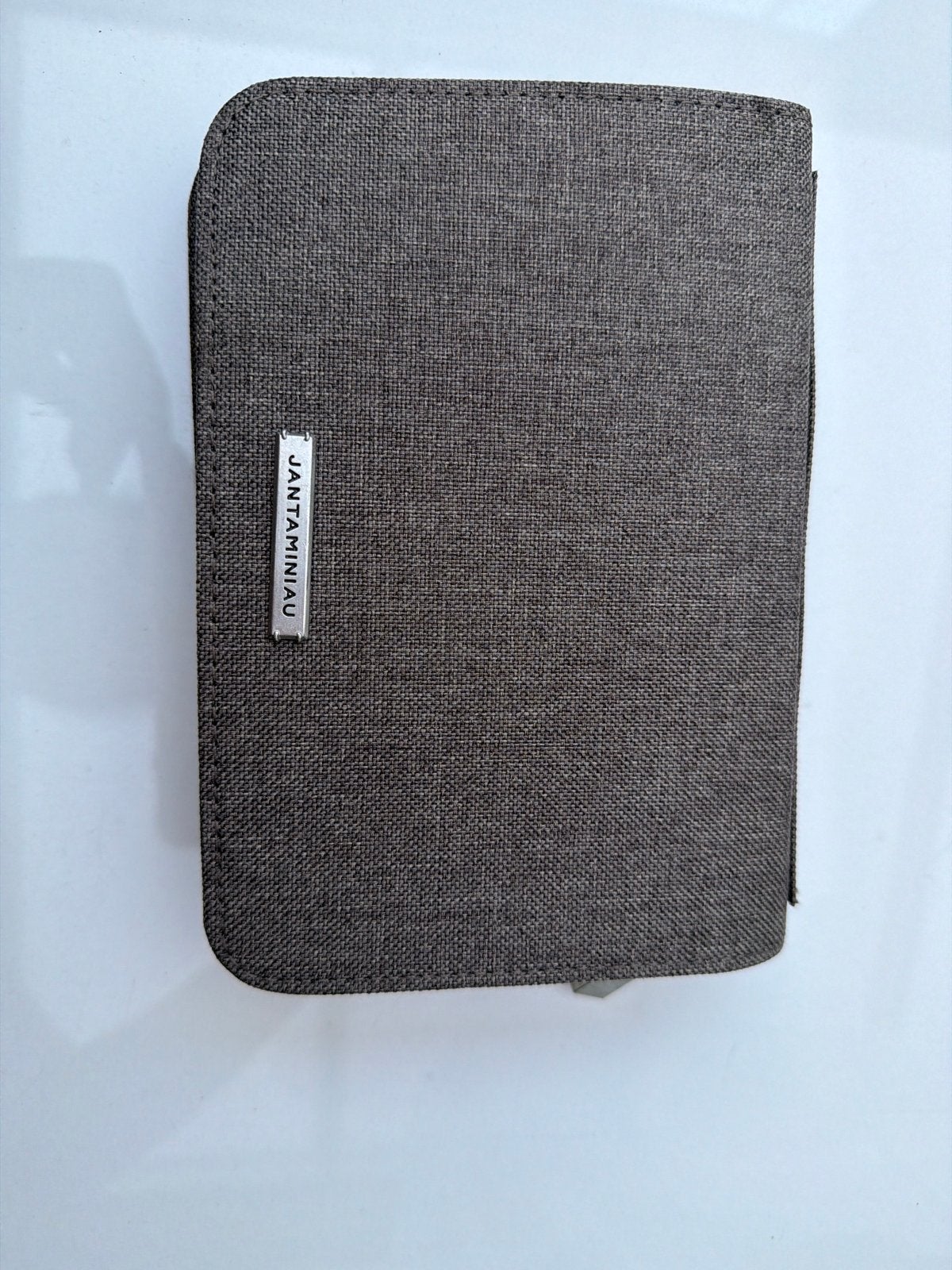 Bruin KLM Jantaminau Amenity Kit - Reisbenodigdheden, Ophalen of Verzenden, Zo goed als nieuw, Bruin, Heer of Dame