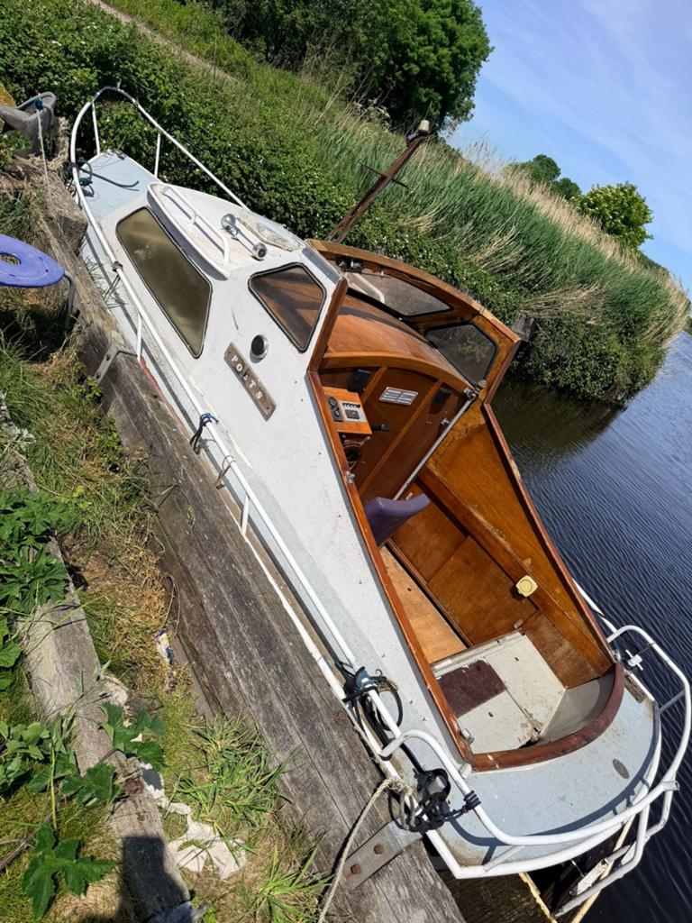 Opknapper Kajuitboot met Binnenboordmotor, Watersport en Boten, Motorboten en Motorjachten, Gebruikt, Staal, Diesel, Binnenboordmotor