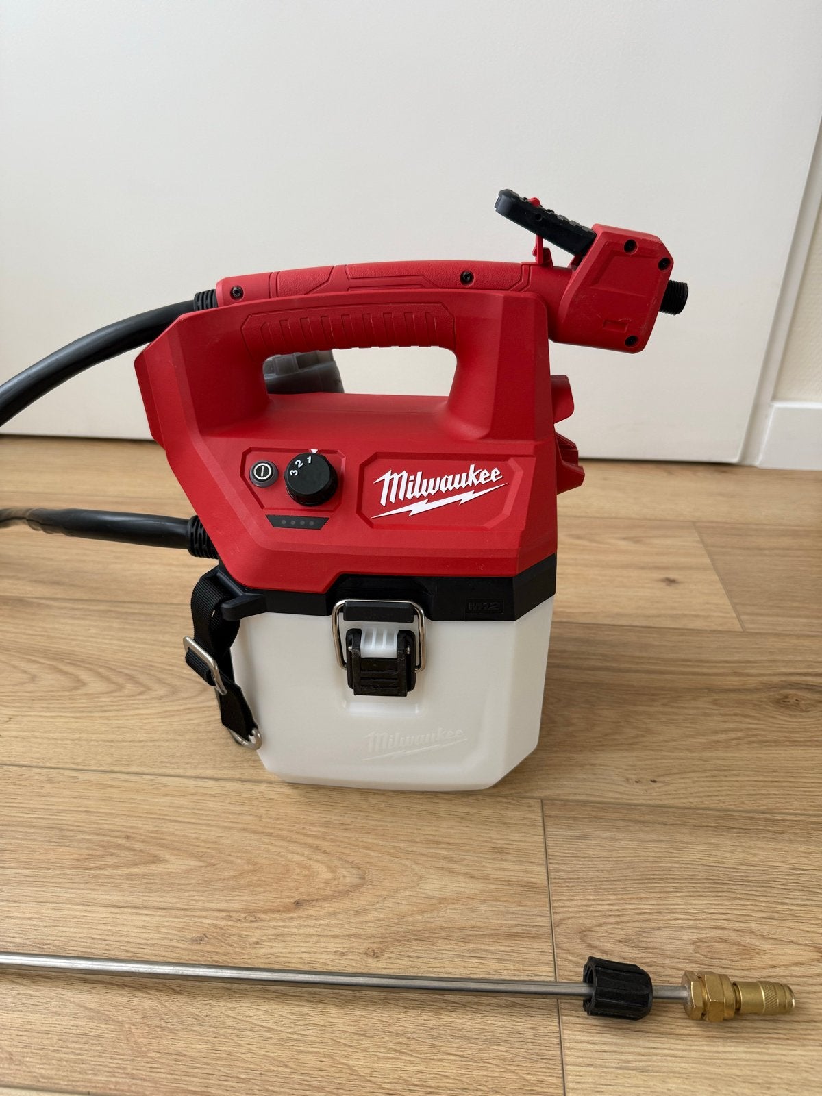 Milwaukee M12 Accu Drukspuit 3,7 L, Ophalen of Verzenden, Zo goed als nieuw, Overige typen, Milwaukee