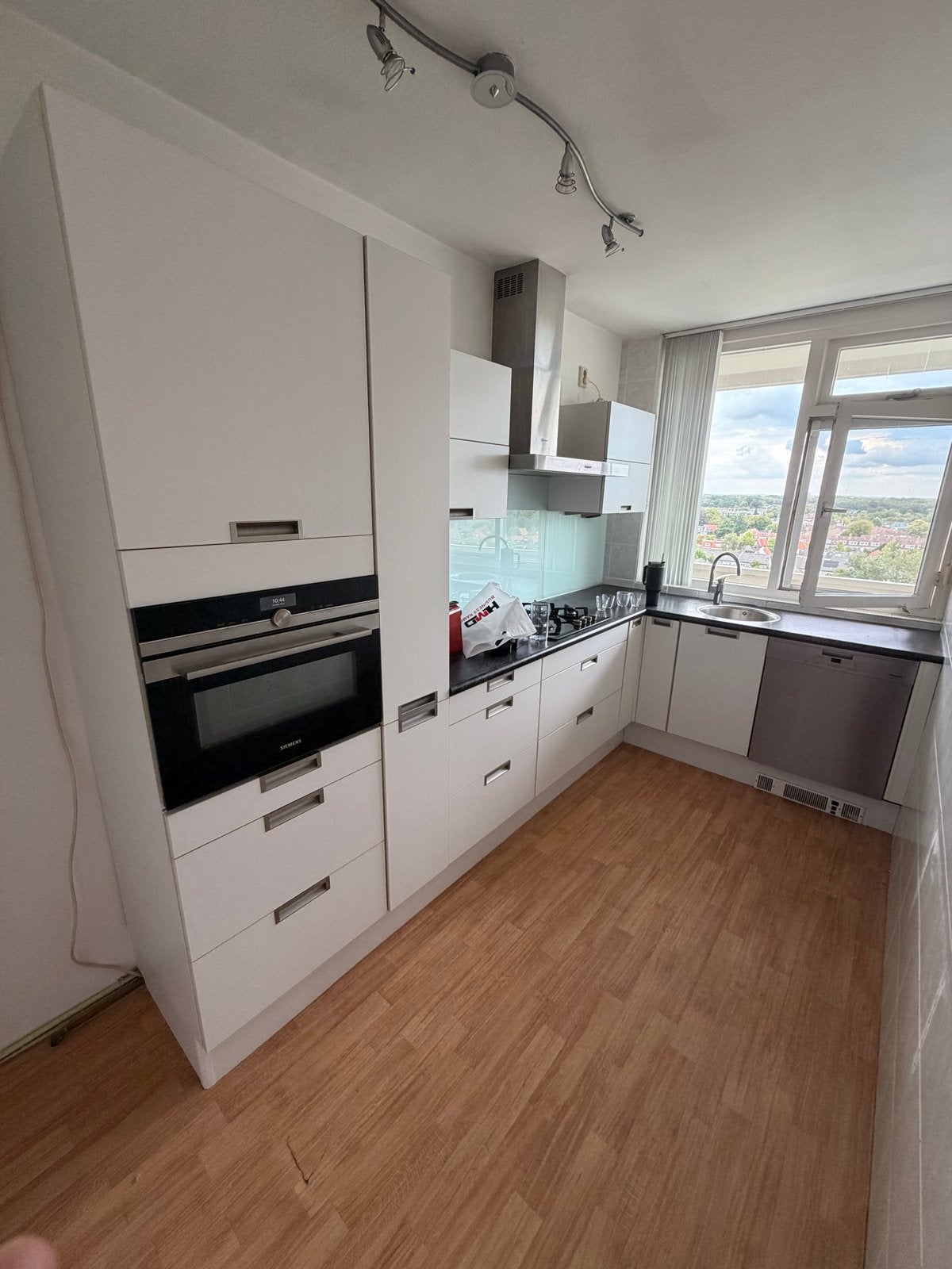 Keuken incl. Miele, Siemens & Bauknecht apparatuur, Huis en Inrichting, Keuken | Complete keukens, Ophalen, Gebruikt, Wit, Hoekkeuken