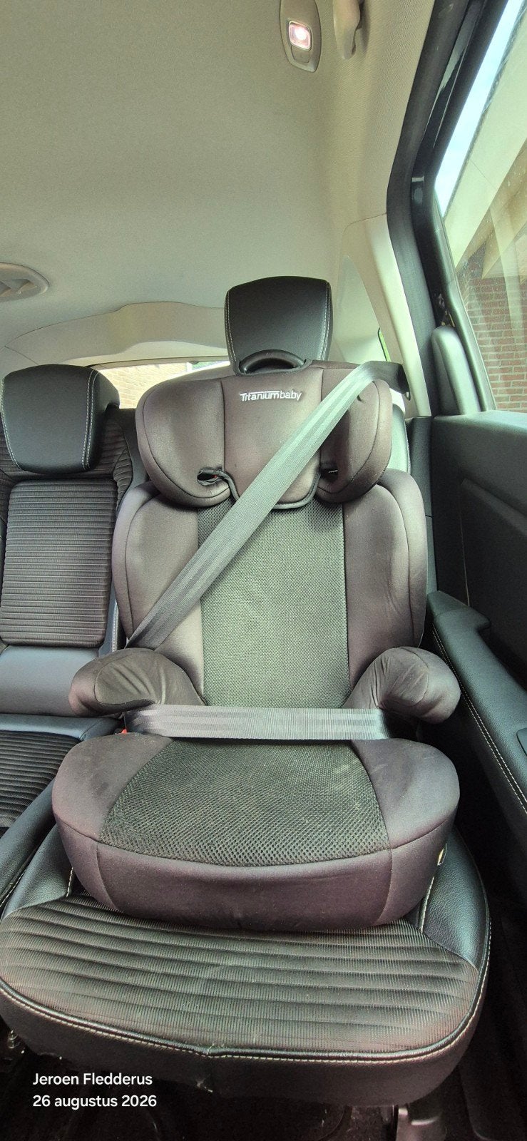 Titaniumbaby autostoel - Groep 2/3 (15-36 kg), Verstelbare rugleuning, Ophalen of Verzenden, Zo goed als nieuw, Isofix